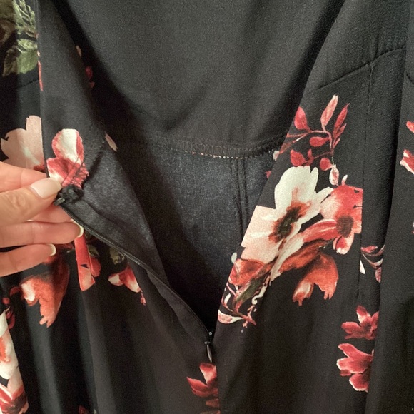 Floral Jumpsuit - Picture 8 of 9